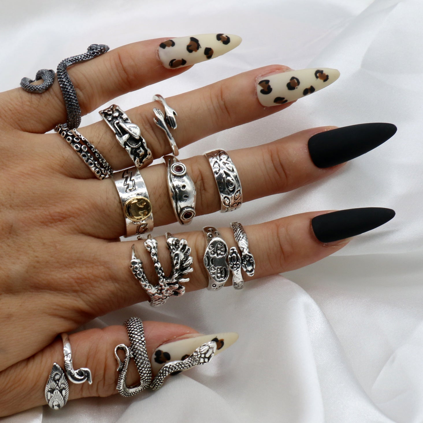 Halloween Ornament Ring Set - Discount Halloween City