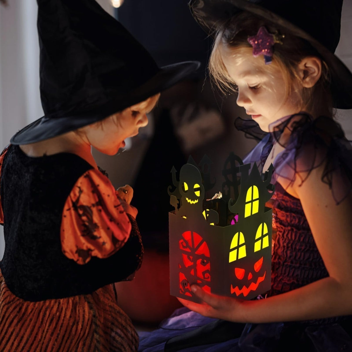 12-Piece Haunted House Ghost Halloween Paper Craft Set - product image 3