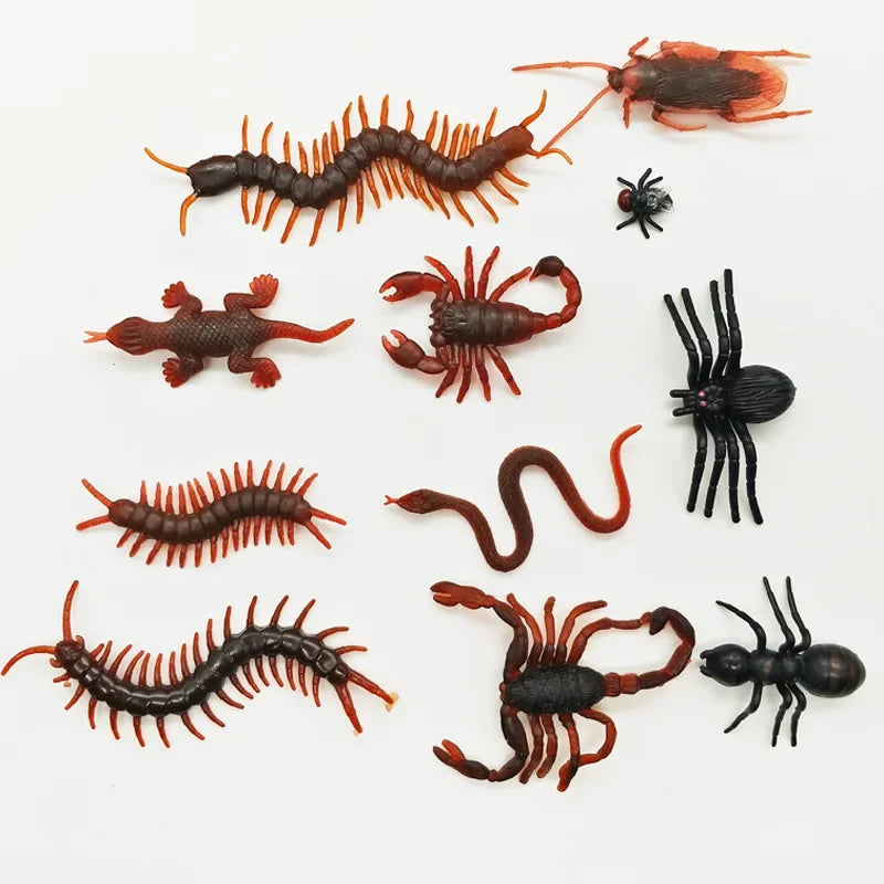 Realistic Plastic Roach, Spider & Bat Halloween Prank Props - product image 4