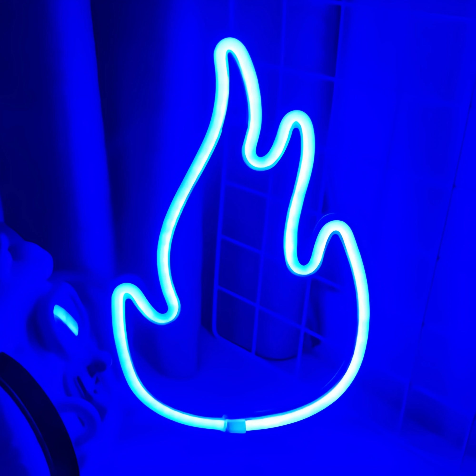 Halloween Bat Spirit LED Neon Wall Decor for Party Gift - Terrifying Atmosphere - USB or Battery Powered - product image 7