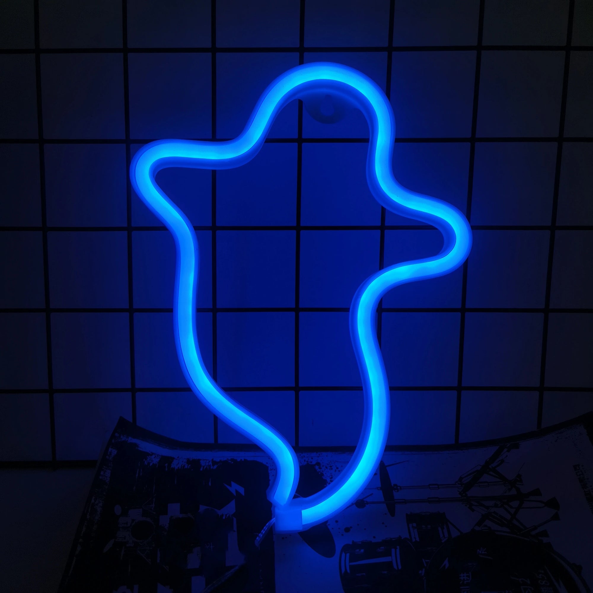 Halloween Bat Spirit LED Neon Wall Decor for Party Gift - Terrifying Atmosphere - USB or Battery Powered - product image 11