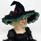 green hat