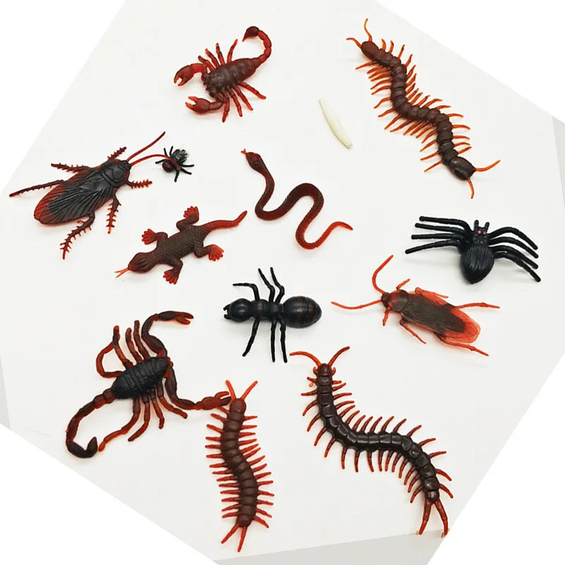 Realistic Plastic Roach, Spider & Bat Halloween Prank Props - product image 7