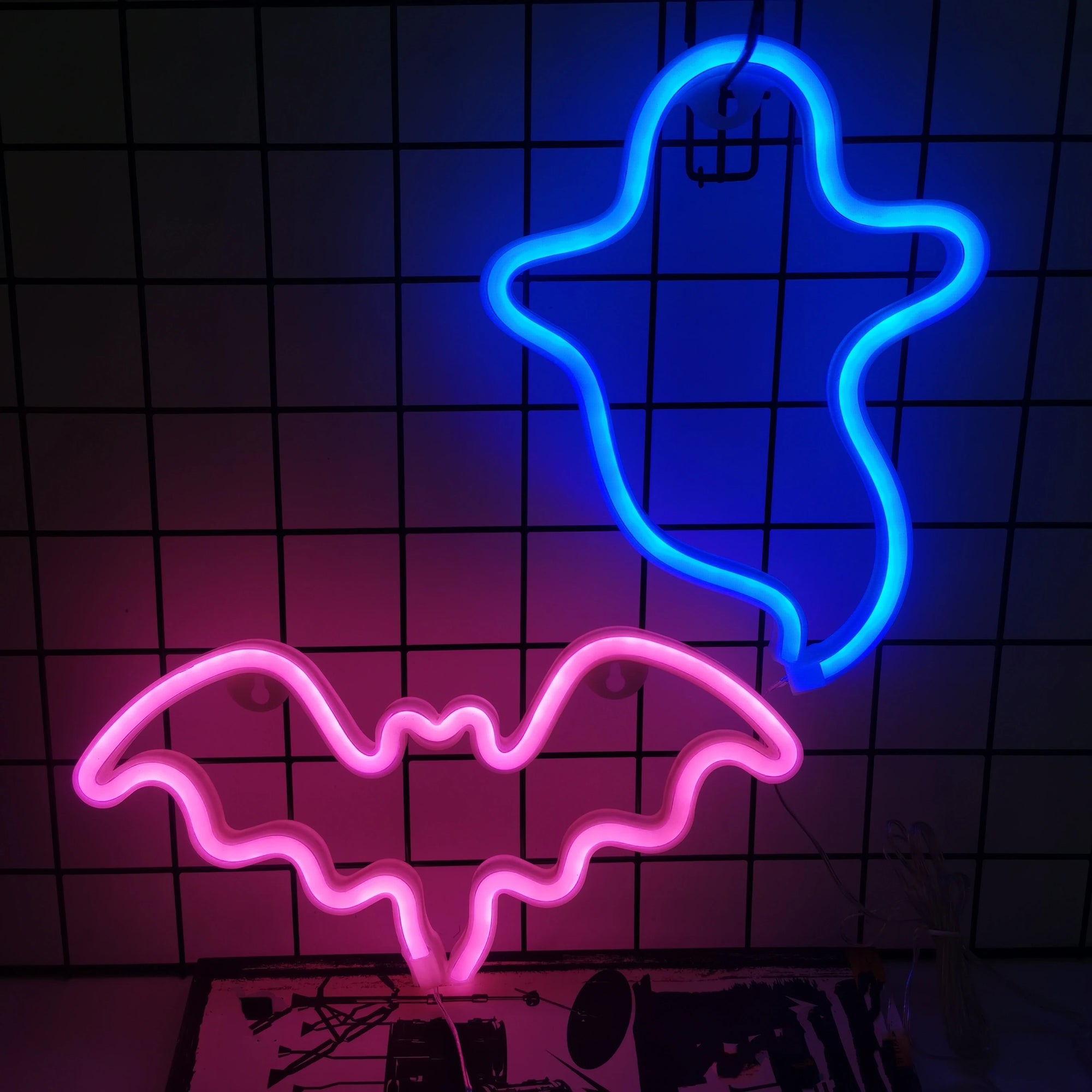 Halloween Bat Spirit LED Neon Wall Decor for Party Gift - Terrifying Atmosphere - USB or Battery Powered - product image 3