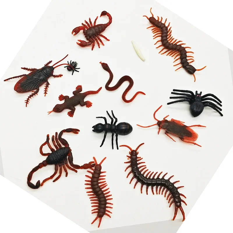 Realistic Plastic Roach, Spider & Bat Halloween Prank Props - product image 2