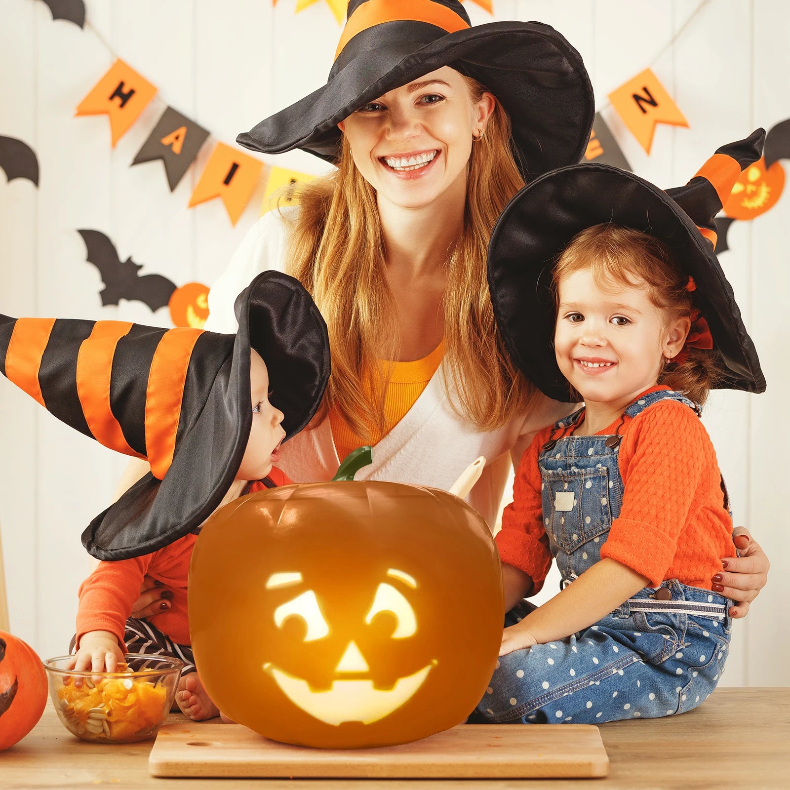 Animated Talking Pumpkin Decoration with Built-In Projector & Speaker