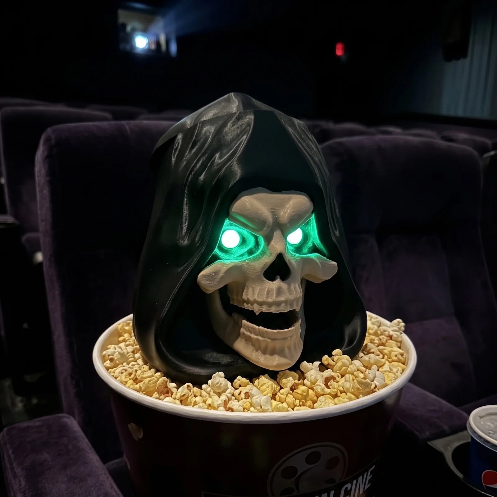 Halloween Grim Reaper Popcorn Bucket Glow In The Dark Skull Snack Bowl Horror Movie Theater Party Decor Luminous Candy Container