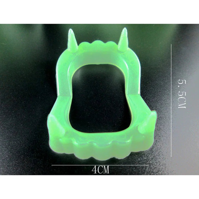 Glow-in-the-Dark Vampire Teeth – 5 Pack