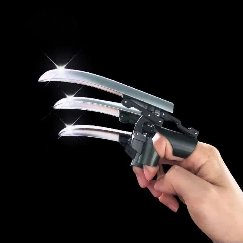 3Pcs/6Pcs Funny Anime Cosplay Wolf Claws Fingers Wear Retractable Plastic Claws Cool Folding