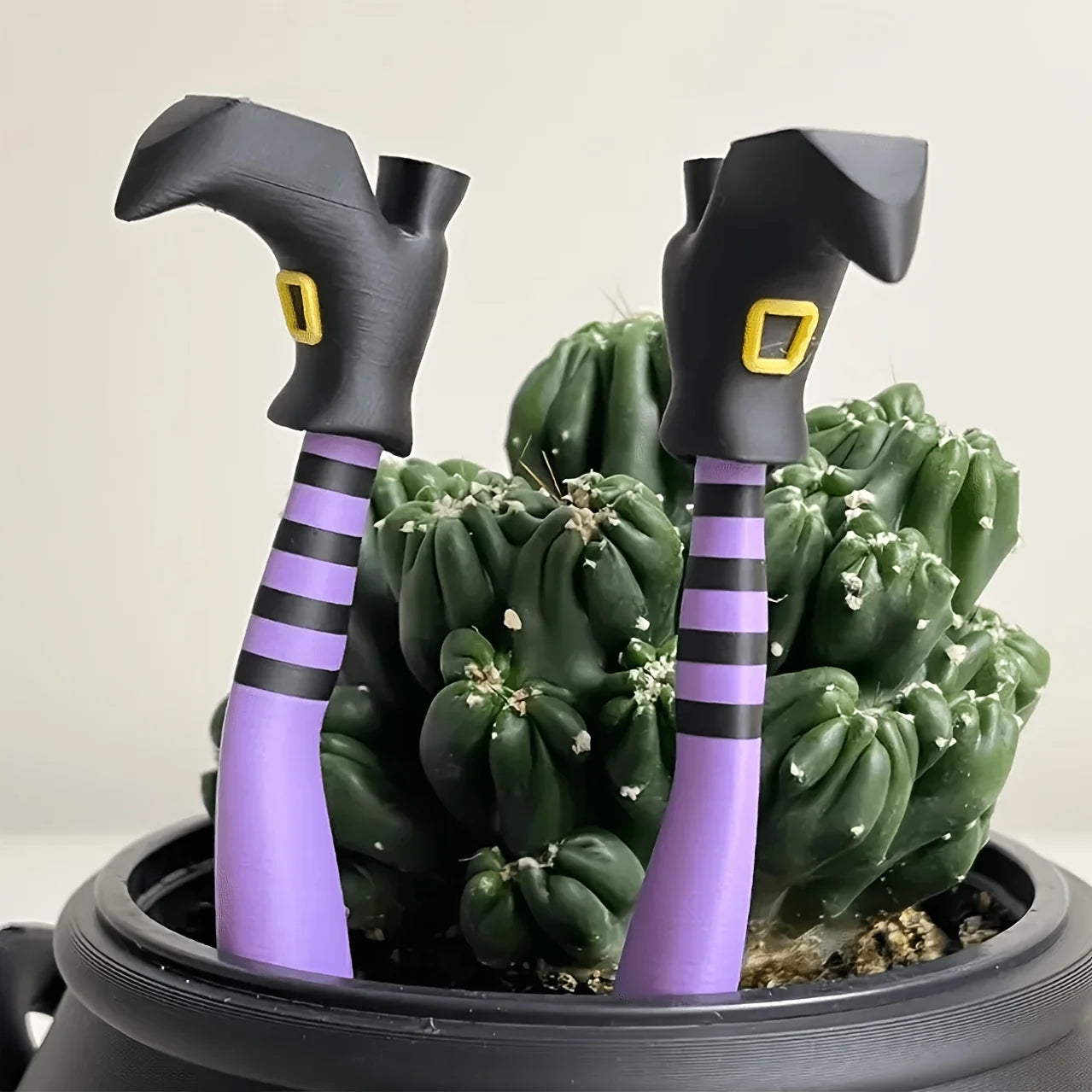Witch Halloween Yard Decoration - product image 2