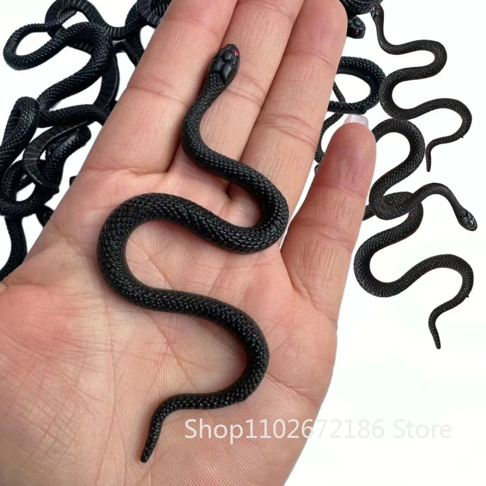 Black Fake Snake Halloween Decorations – 12–36 Pack