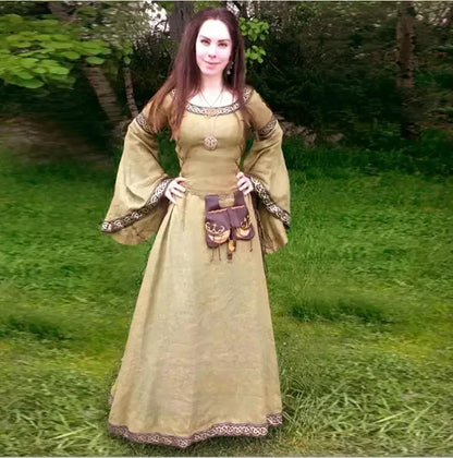 Women's Medieval Gothic Renaissance Hombre Costume - alternate view 2