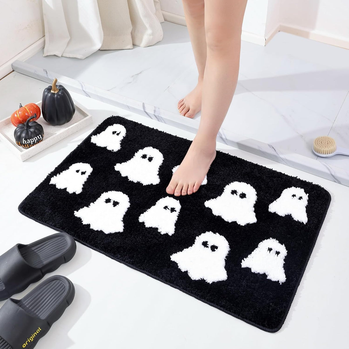 Non-Slip Halloween Ghost Bath Mat ‚Äì Black, 20 x 30in